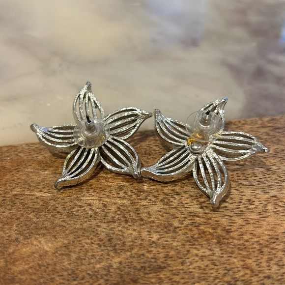 Vintage silver and pearl flower earrings - Picture 3 of 3